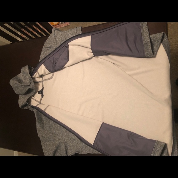 Eddie Bauer zip up never worn - Picture 3 of 3